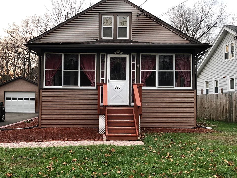 1st image of 870 Main St #1