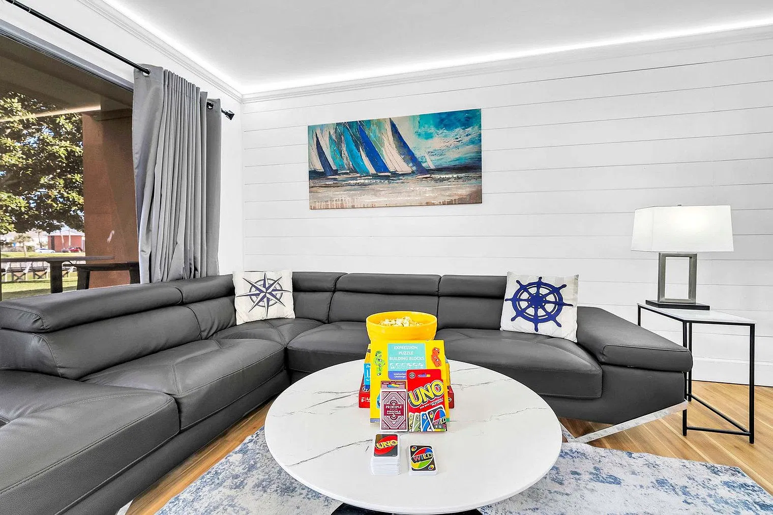 2 bed, 2.0 bath, 979 sqft, $3,658 — Photo 3