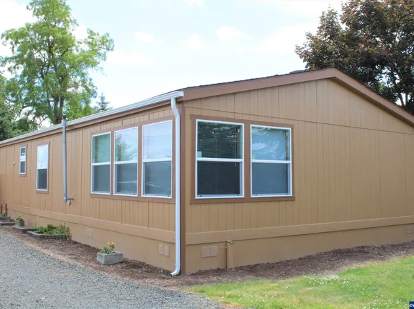 930 Diamond Hill Rd, Harrisburg, OR 97446