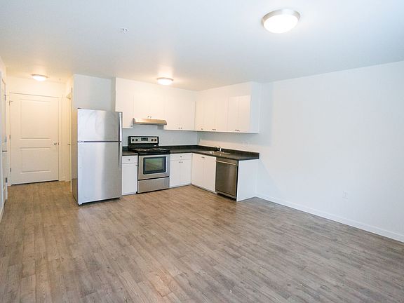 2nd image of 5624 SE 22nd Ave APT 204