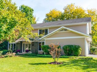 6 Devonshire Ln, Lincolnshire, IL