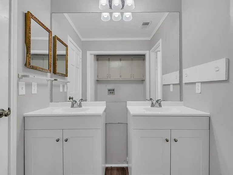 400 Forrest Blvd #13 — Photo 12