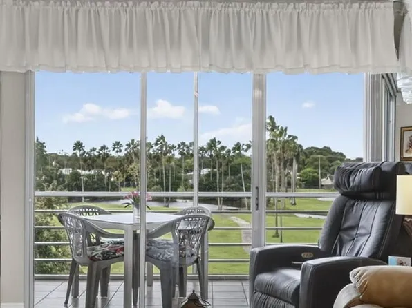 3871 Via Poinciana #407, Lake Worth, FL 33467