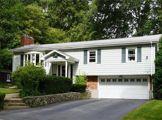 9 Laporte Ave, Lincoln, RI 02838