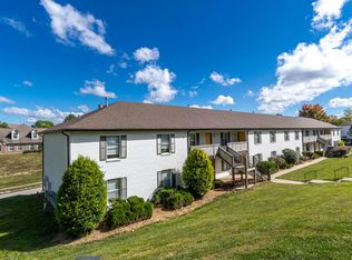 4704 Hawthorne Place Dr APT 5, Louisville, KY 40272