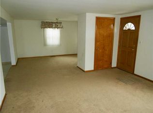 471 McCormick Rd, Coraopolis, PA 15108