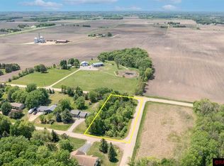 Woodview Ln, Le Center, MN 56057