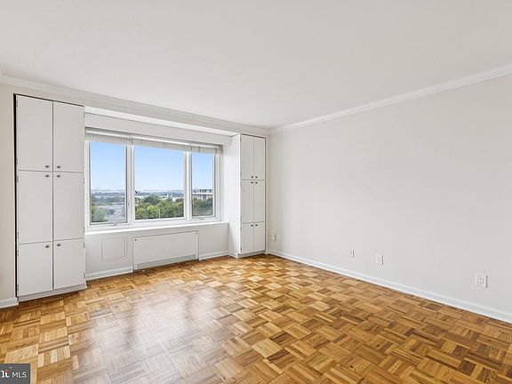 5th image of 2475 Virginia Ave NW #828