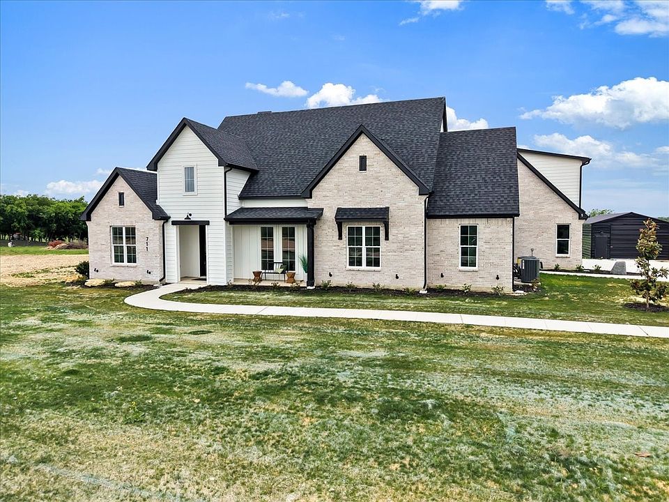 1st image of 711 Hummingbird Ln