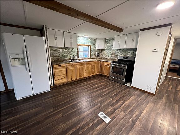 5th image of 311 Gulf Stream Ln SE
