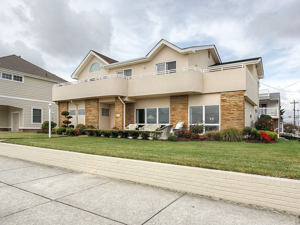 Prestigious Longport