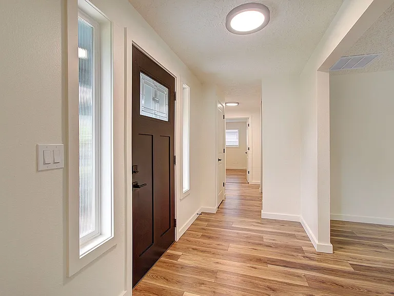 14317 SE 14th St — Photo 5