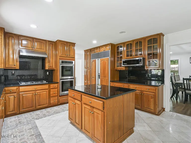 16 Phyllis Pl — Photo 12