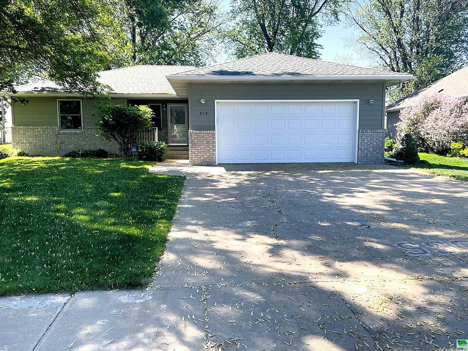 1st image of 212 Regency Pkwy