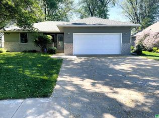 212 Regency Pkwy, South Sioux City, NE 68776