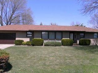 910 E Cleveland St, Ladd, IL 61329