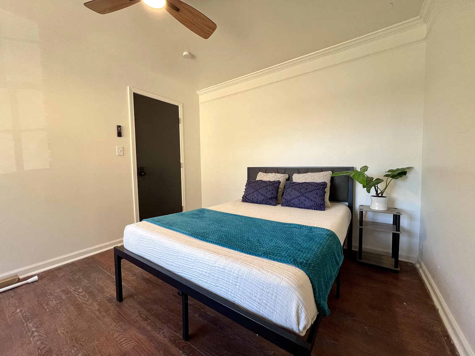 4 bed, 3.0 bath, 1840 sqft, $572 — Photo 2