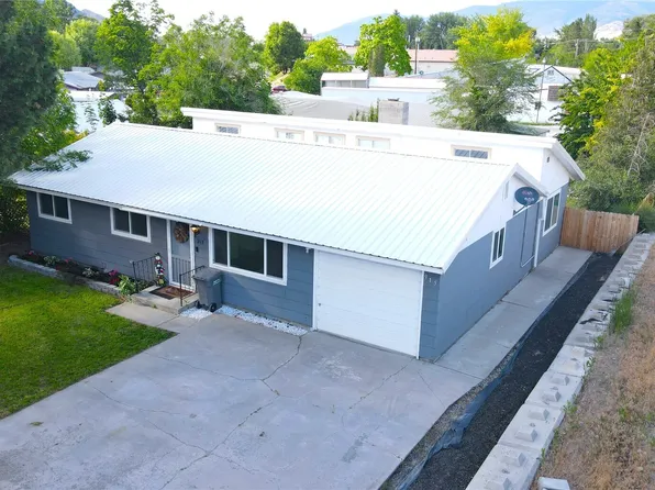 915 19th Avenue, Oroville, WA 98844