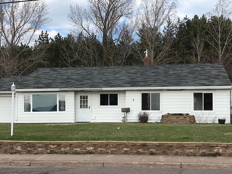 3 bedroom, 2 bath home with attached one-stall garage and large back yard on Park Point.