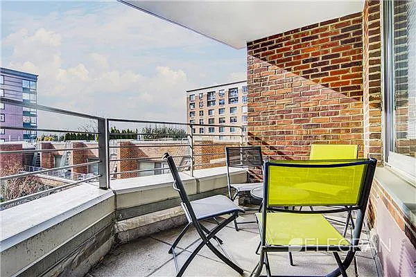 Sold by (Legacy) Elegran | media 2