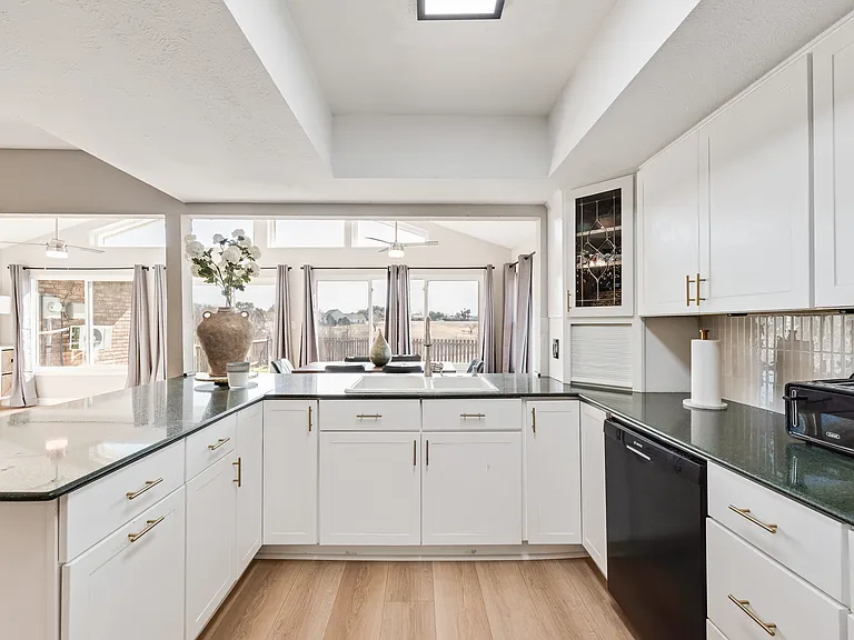 1954 Rambling Ridge Ln — Photo 11