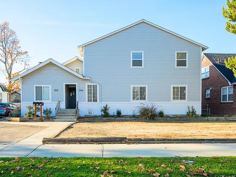 1908 Cleveland Blvd #1908 — Photo 1