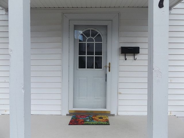 1st image of 807 Westview St