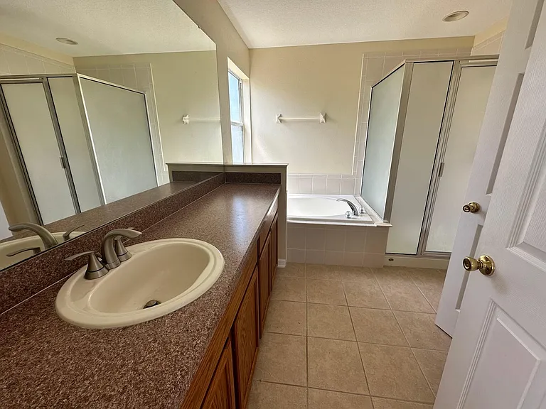 13218 Phoenix Dr — Photo 16