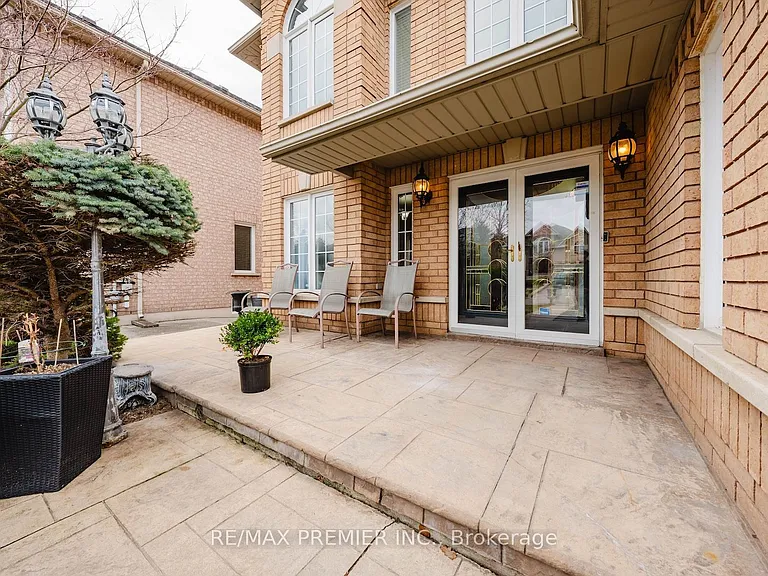 16 Saint Michele Pl #UPPER — Photo 5