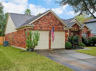 7035 Redwood Falls Dr, Pasadena, TX 77505