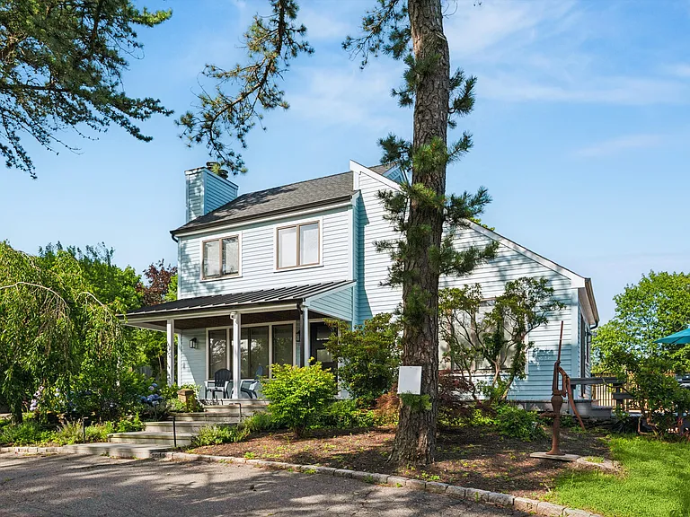 11 Lawrence Ave — Photo 13
