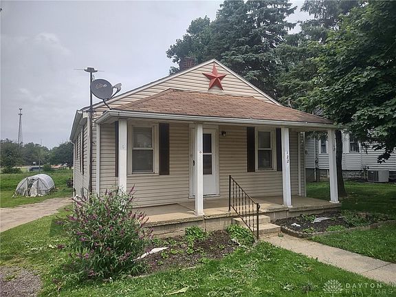 3rd image of 122 N Chillicothe St