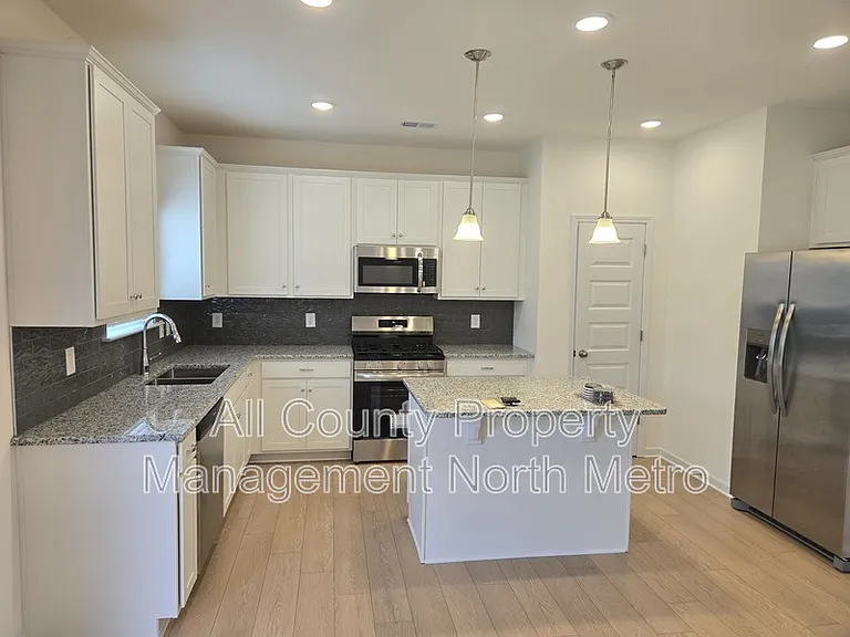 142 Hadley Way SW — Photo 4