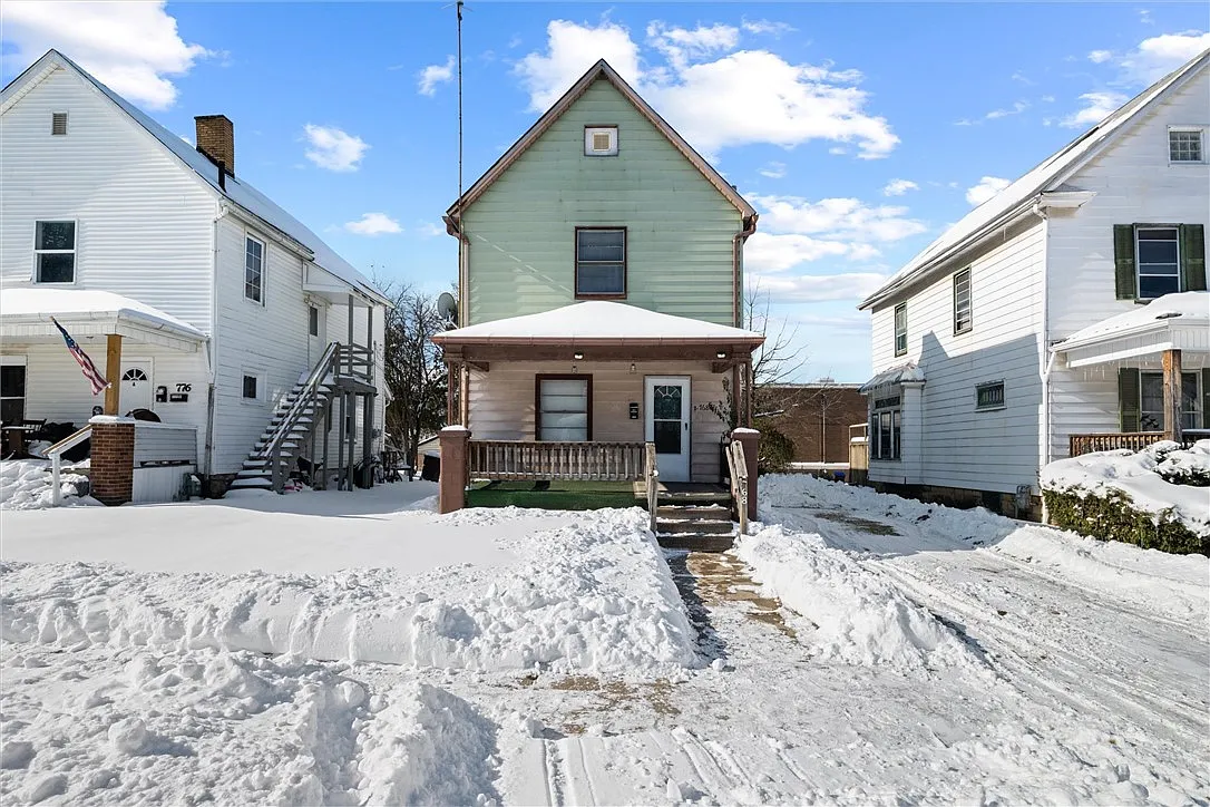 768 Baldwin Ave photo 1