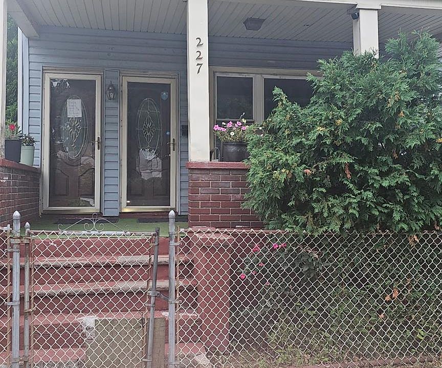1st image of 227 Gordon Street