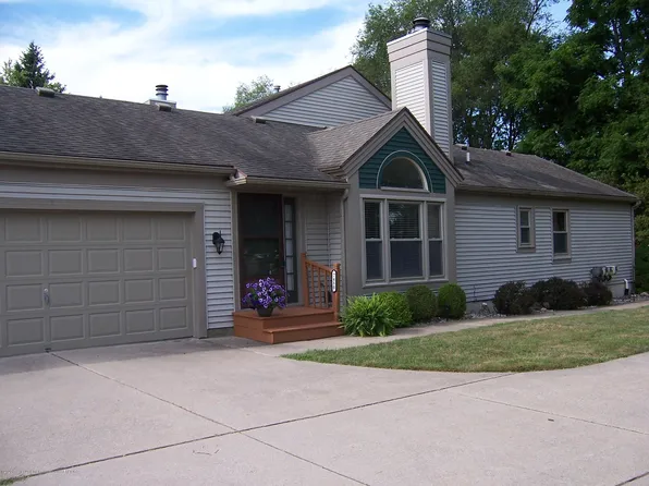 7480 Chellmar Dr, Lansing, MI 48917