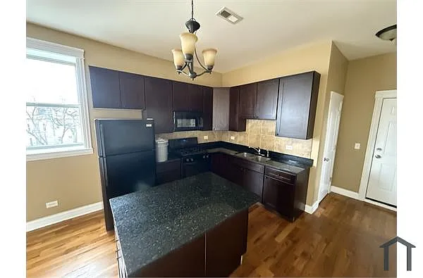 Building Photo - 1446 S Hamlin Ave #3R