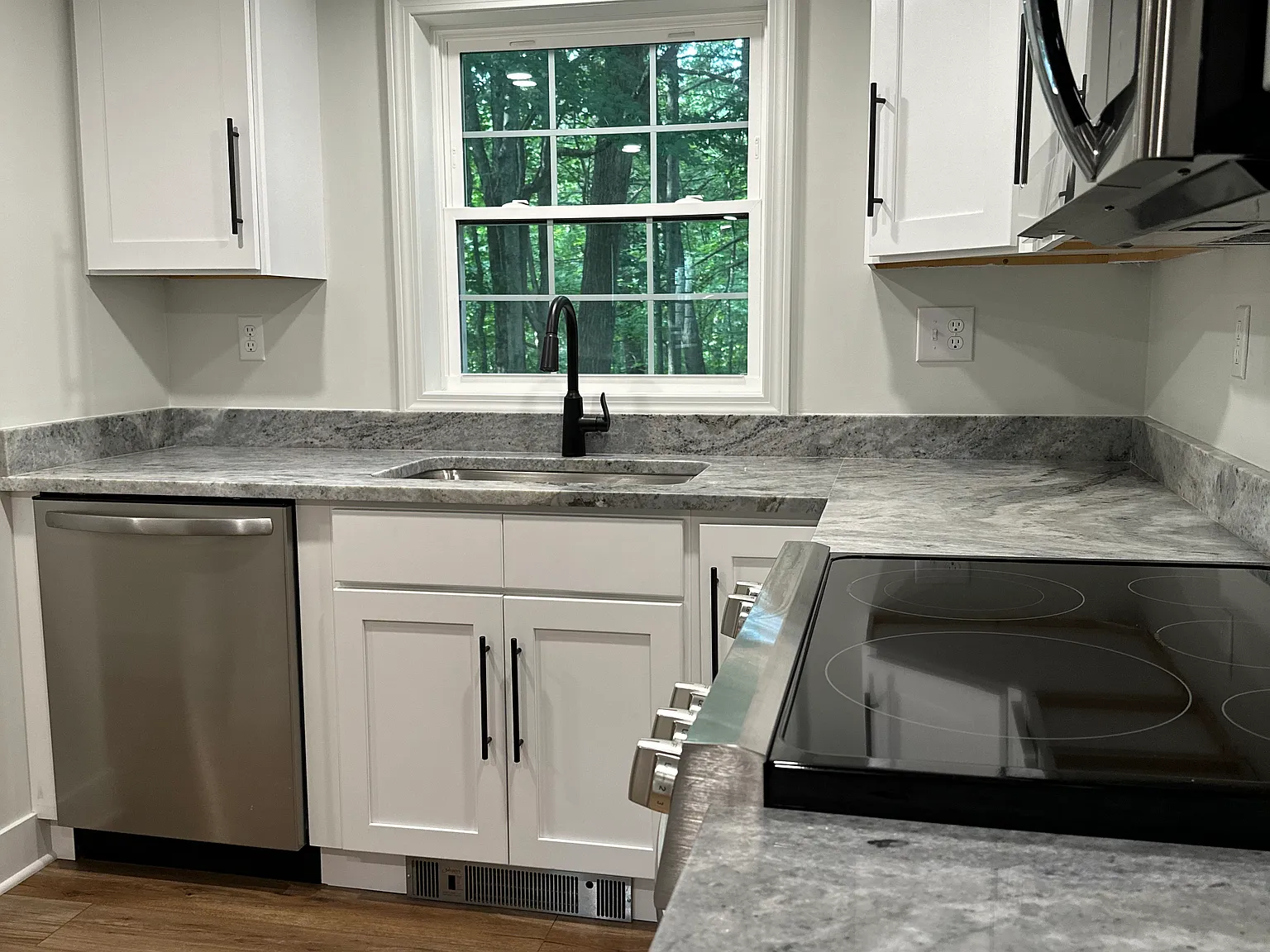 3 bed, 1283 sqft, $2,600 — Photo 3