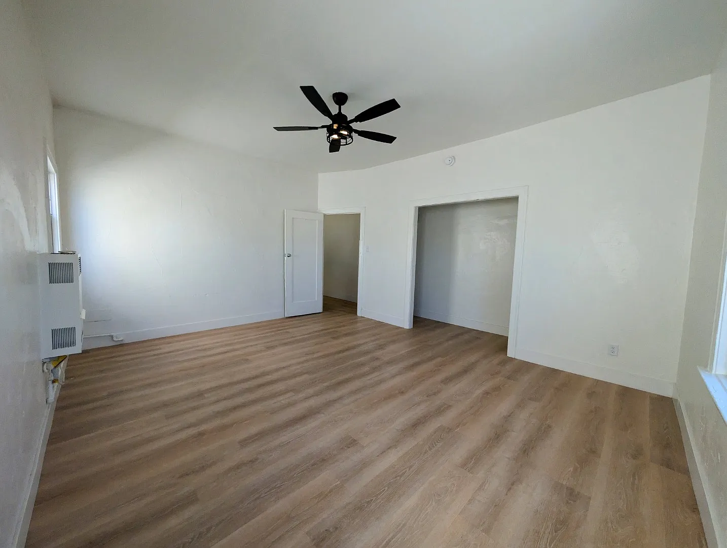 427 Coronado Terrace, Unit #9 — Photo 3