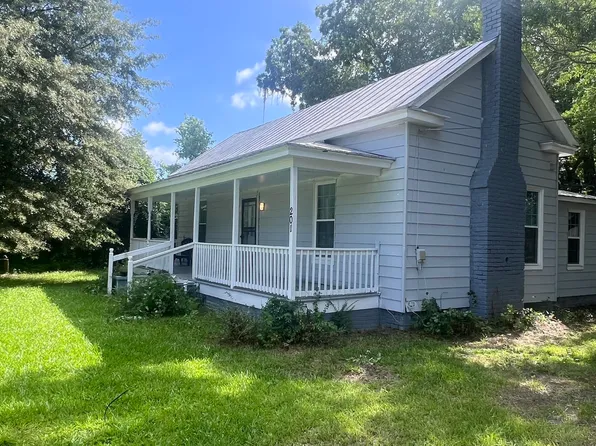 201 N White Street, Whitakers, NC 27891