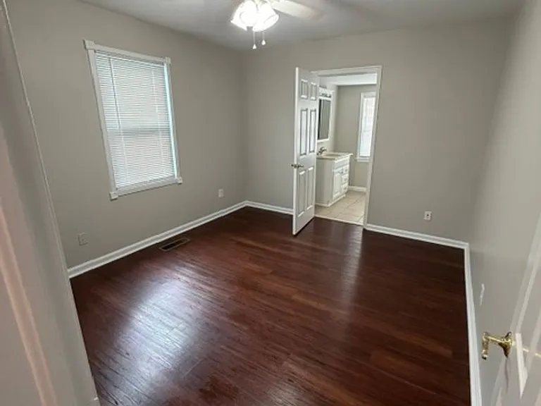 167 Brockwell Ave — Photo 11