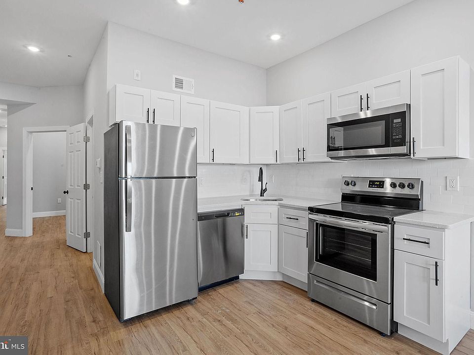 1st image of 2932 W Oxford St #1