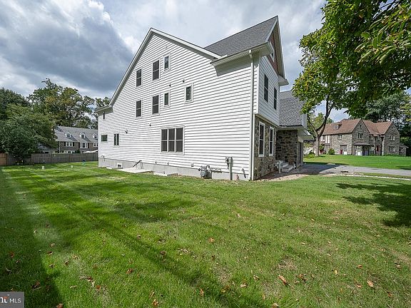 2nd image of 101 Highfield Rd