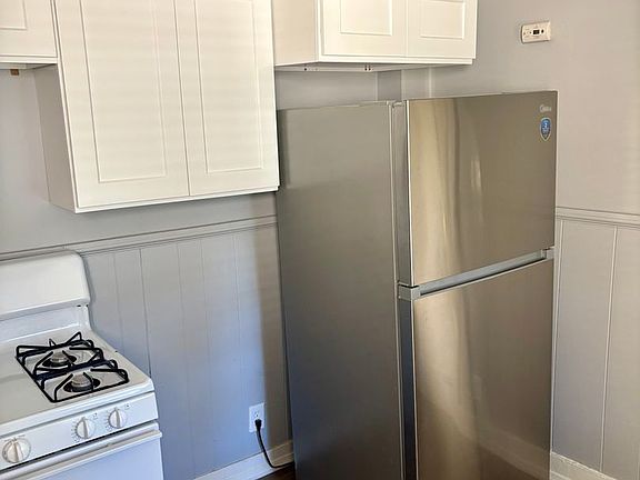 3rd image of 64 Lincoln Ave APT 5