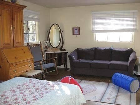 5th image of 419 Aliso Dr NE