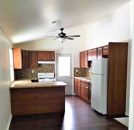 2nd image of 630 Jefferson Ave