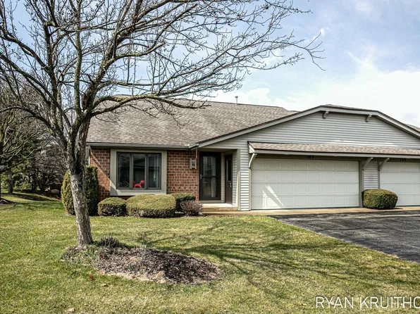 183 Park Ln, Zeeland, MI 49464