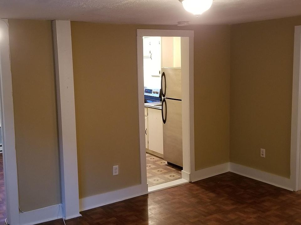 1st image of 3028 Main St #3