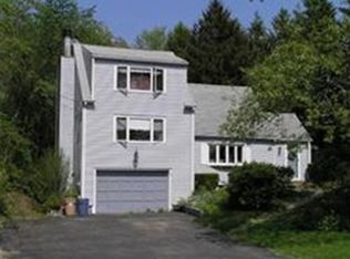 50 Essex Rd, Ipswich, MA 01938