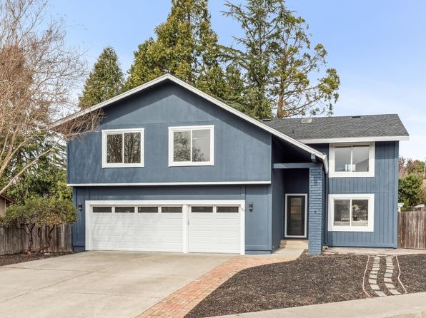 113 Greenridge Court - 5bd/4ba, 3,206 sqft - in Petaluma, CA